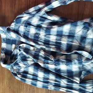 Hollister Women’s Flannel. Size Medium. Blue and White Plaid